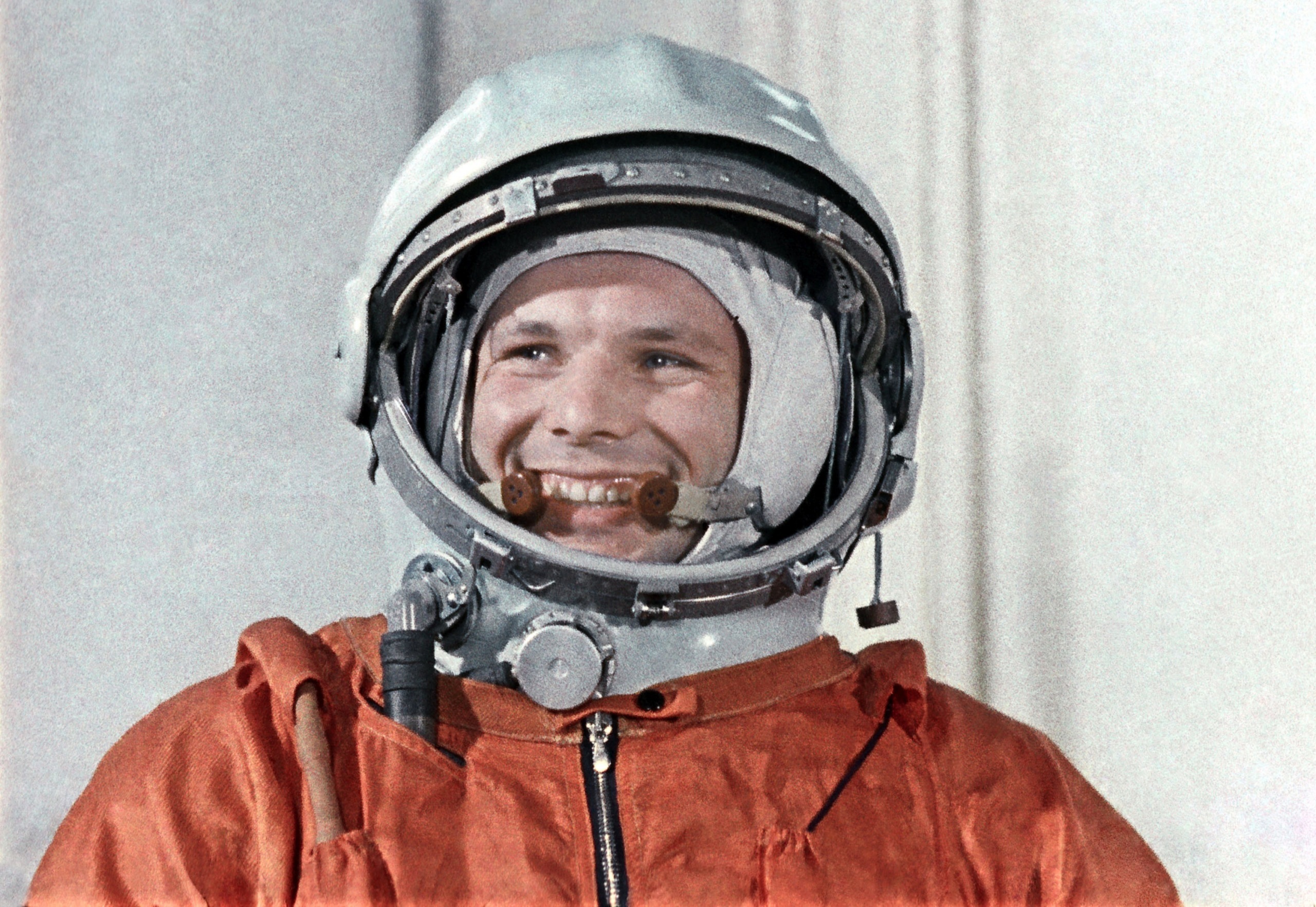 yu-a-gagarin-paradnoe-foto